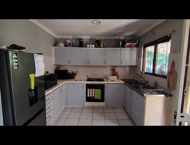 3 BEDROOM SIMPLEX FOR SALE IN ESCOMBE